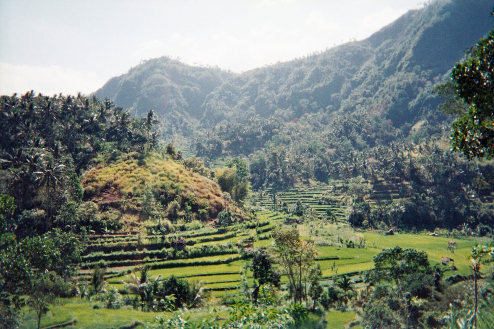 carnet-voyage-indonesie-bali_route-amed-appareil-photo-jetable-argentique-cityguide-by-le-polyedre