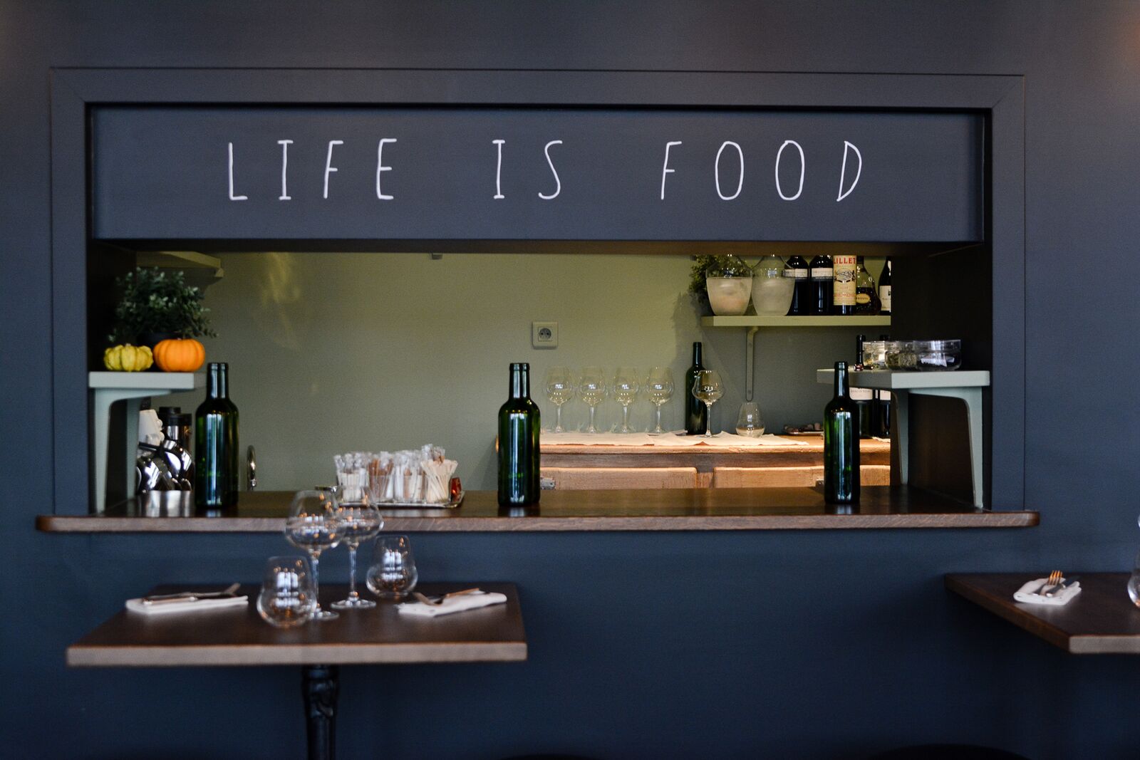 tomy and co paris restaurant