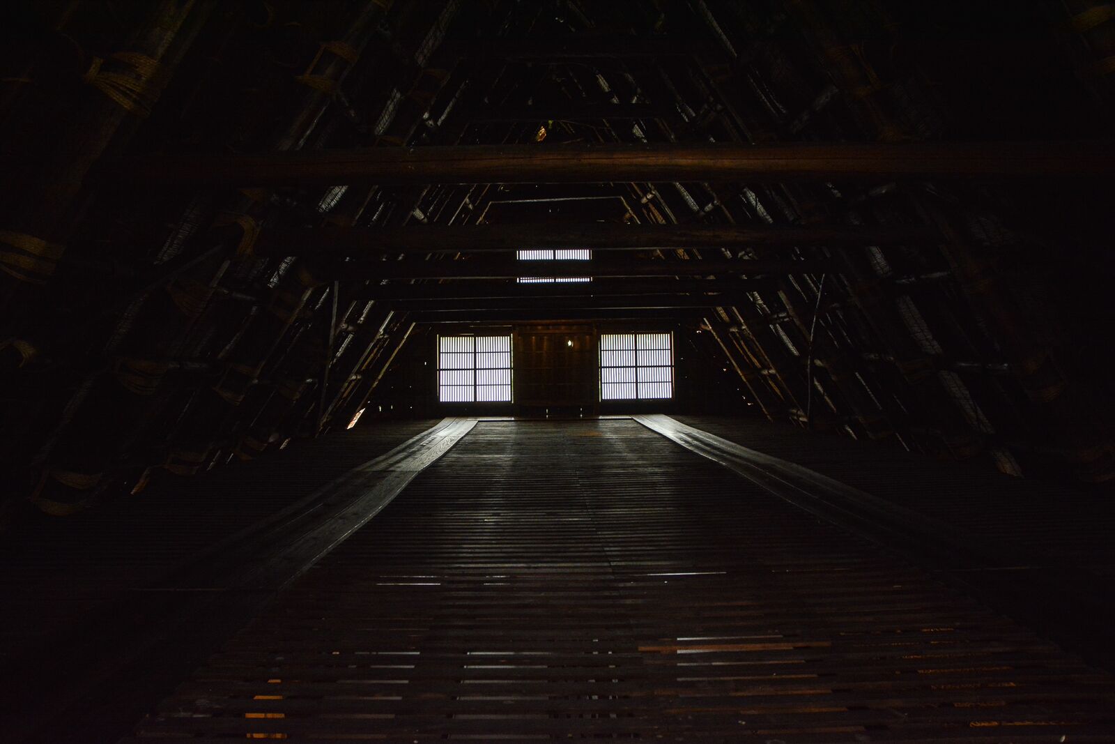 voyage dans le village d'Ogimachi dans les Alpes Japonaises au Japon dans la région de Shirakawa-Go