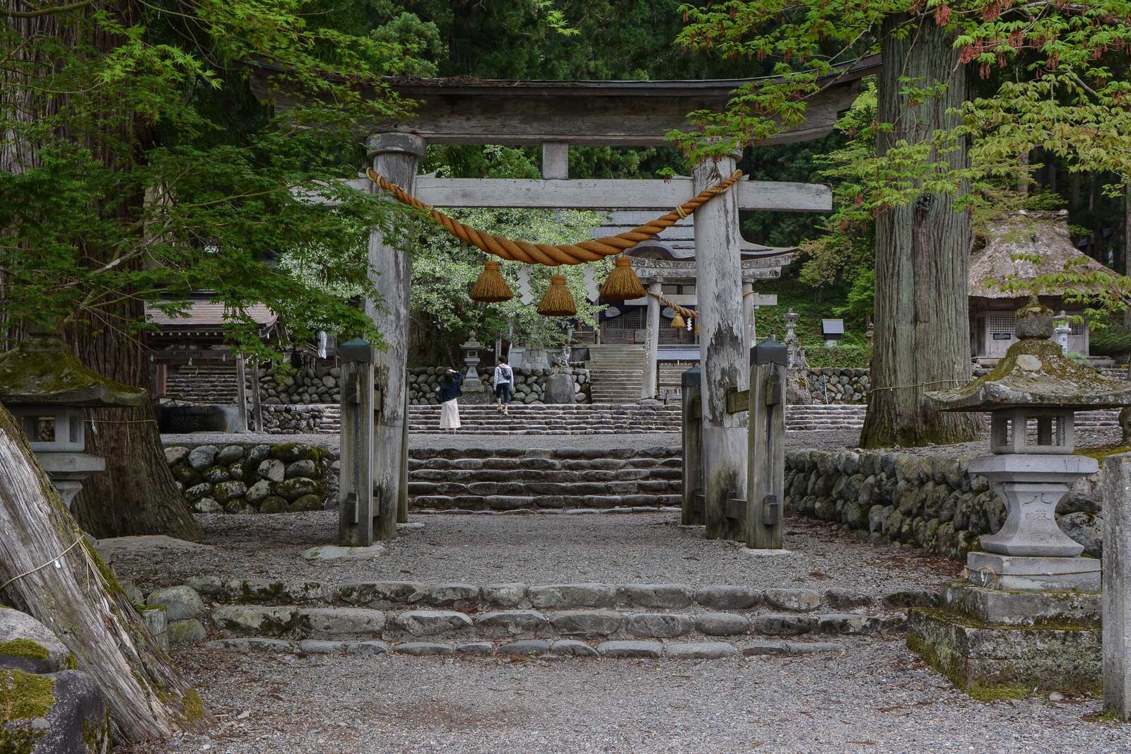 voyage dans le village d'Ogimachi dans les Alpes Japonaises au Japon dans la région de Shirakawa-Go