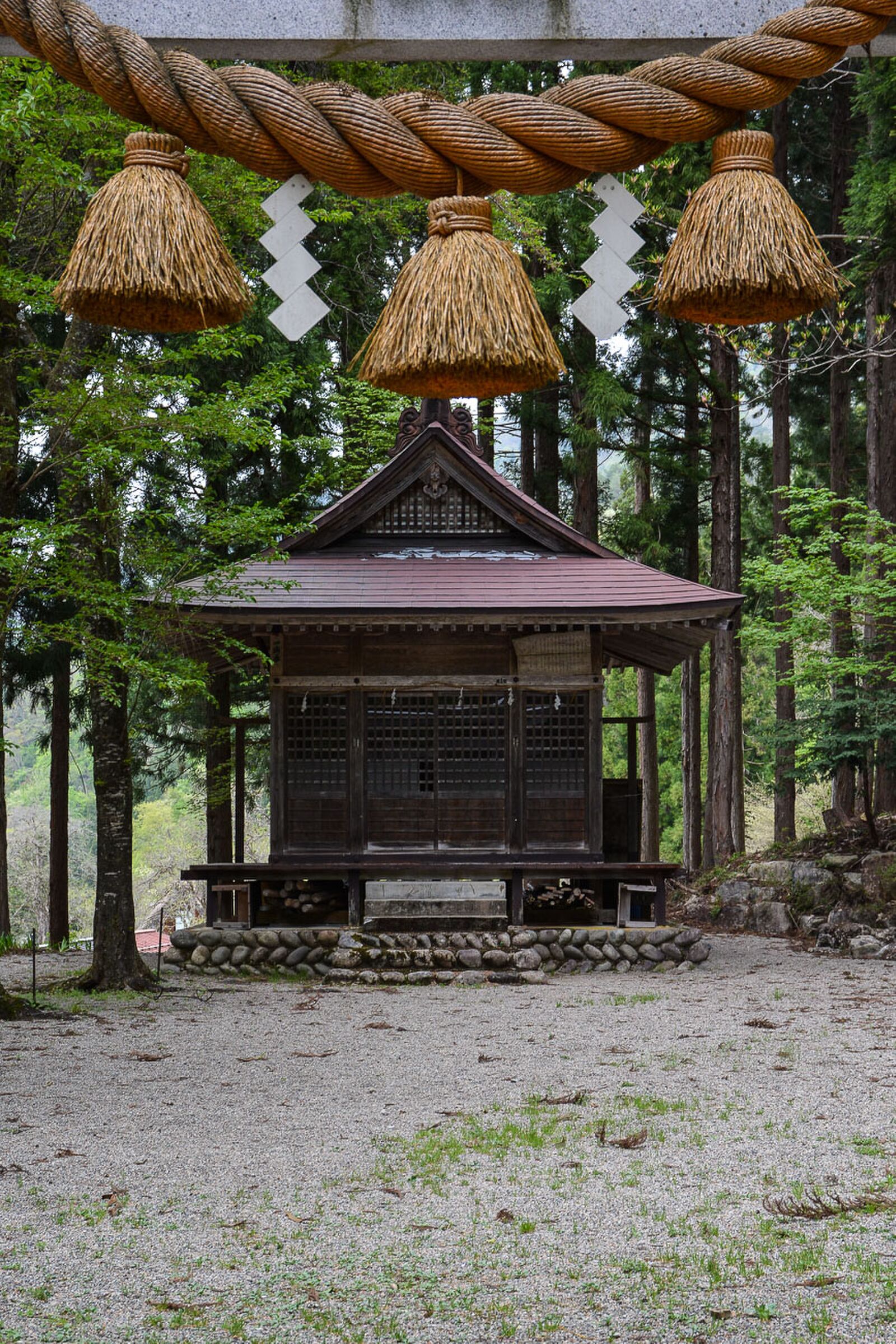 voyage dans le village d'Ogimachi dans les Alpes Japonaises au Japon dans la région de Shirakawa-Go