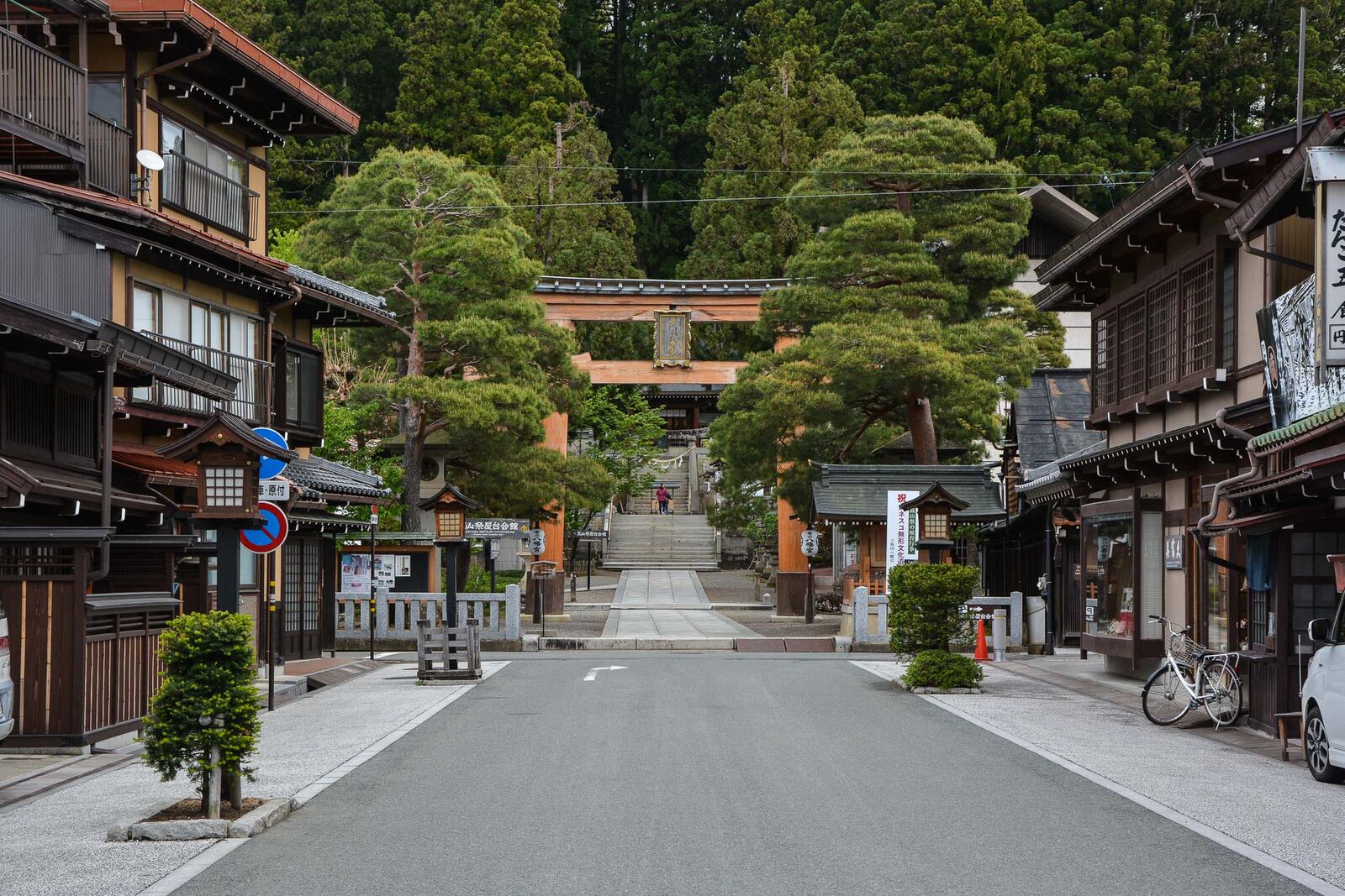 Sakurayama Hachiman-gū Shrine à Takayama dans les Alpes japonaises, Japon