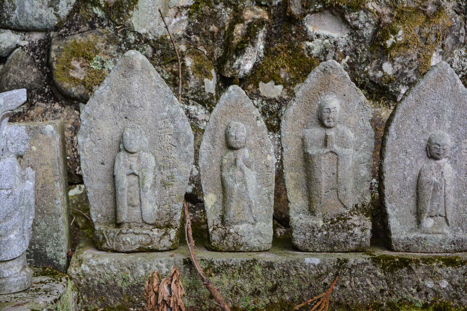 temples de Higashiyama Teramachi avec le sanctuaire Higashiyama Hakusanjinja à Takayama dans les alpes japonaises, Japon