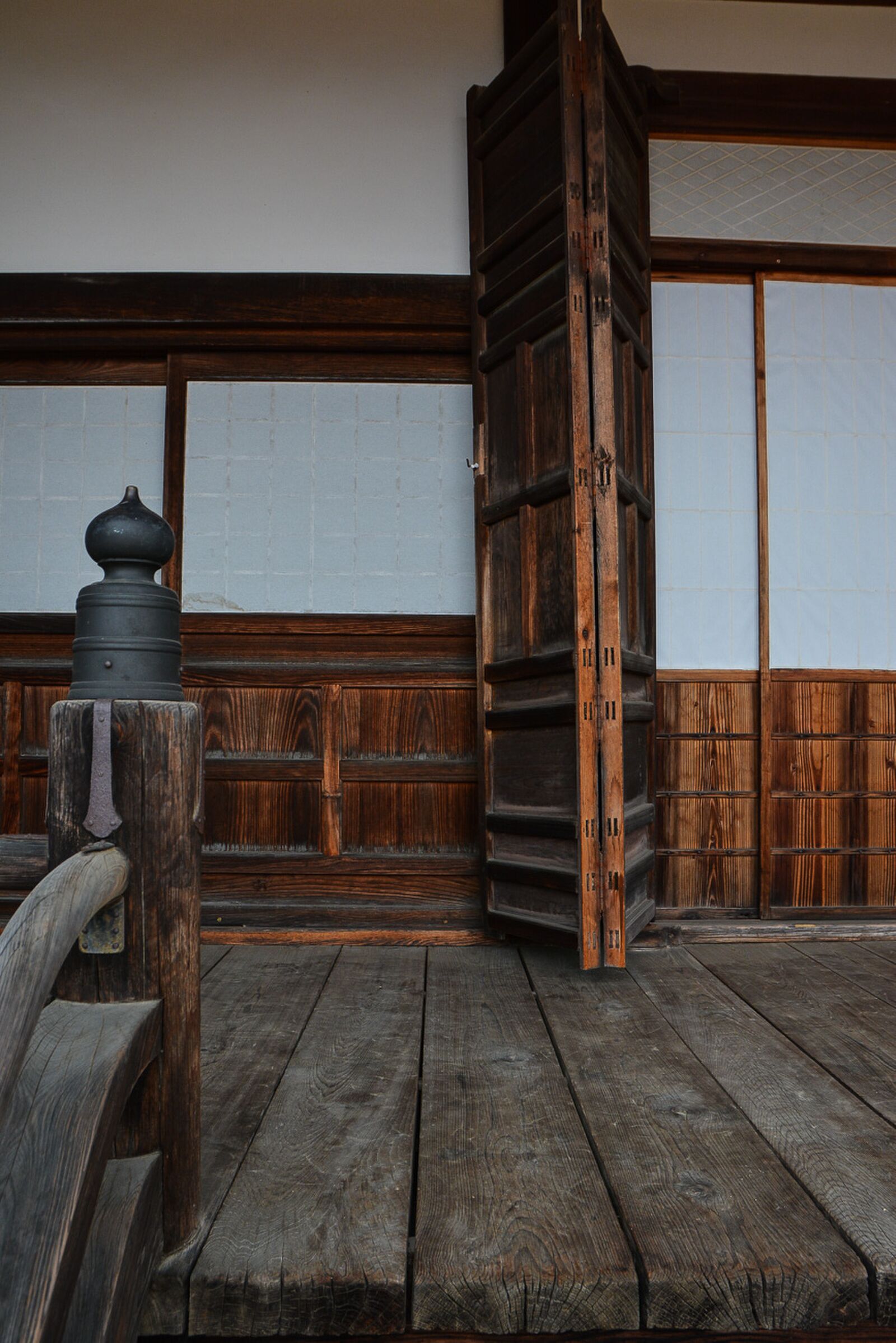 temples de Higashiyama Teramachi avec le sanctuaire Higashiyama Hakusanjinja à Takayama dans les alpes japonaises, Japon