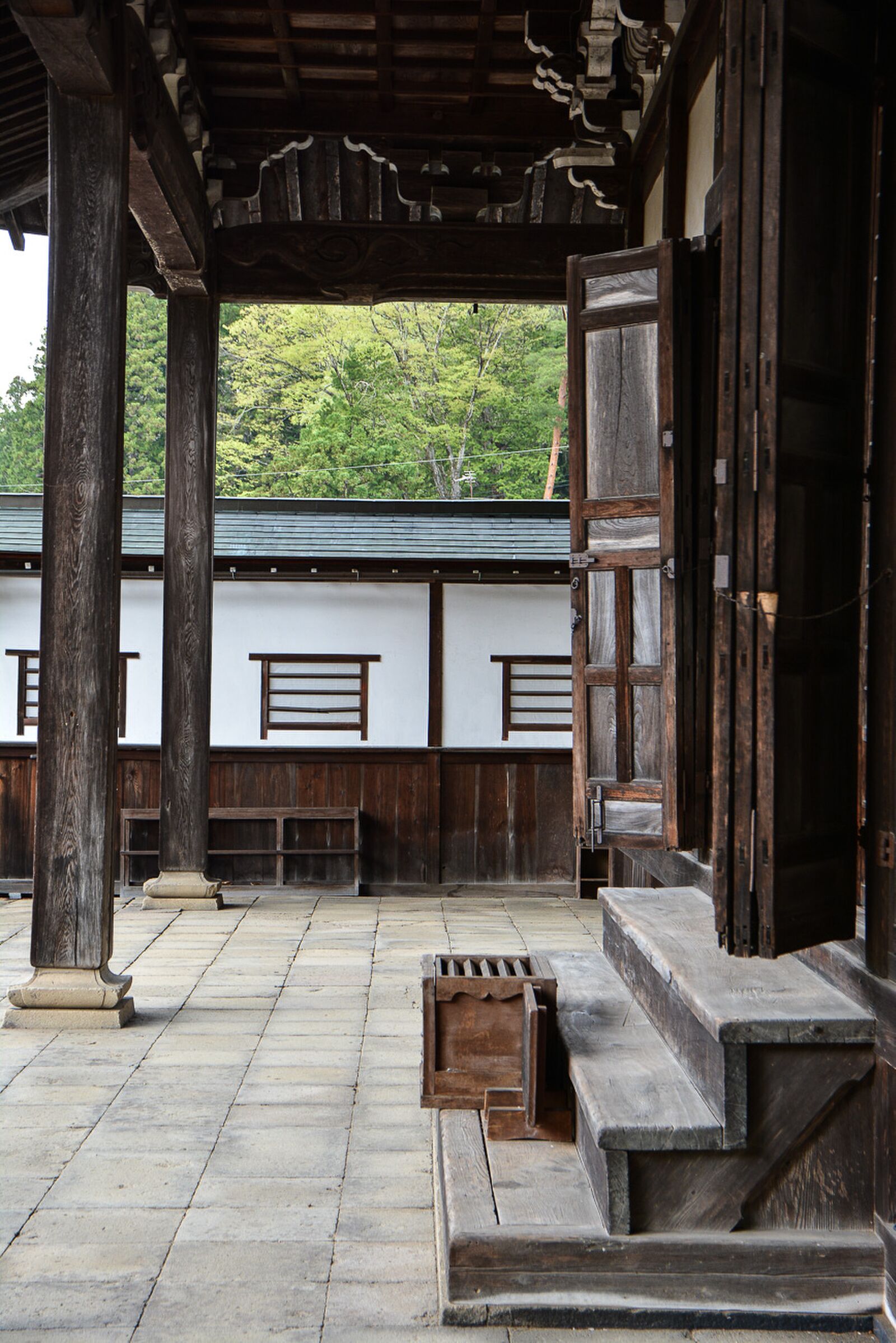 temples dtemples de Higashiyama Teramachi à Takayama dans les alpes japonaises, Japone Higashiyama Teramachi avec le sanctuaire Higashiyama Hakusanjinja à Takayama dans les alpes japonaises, Japon