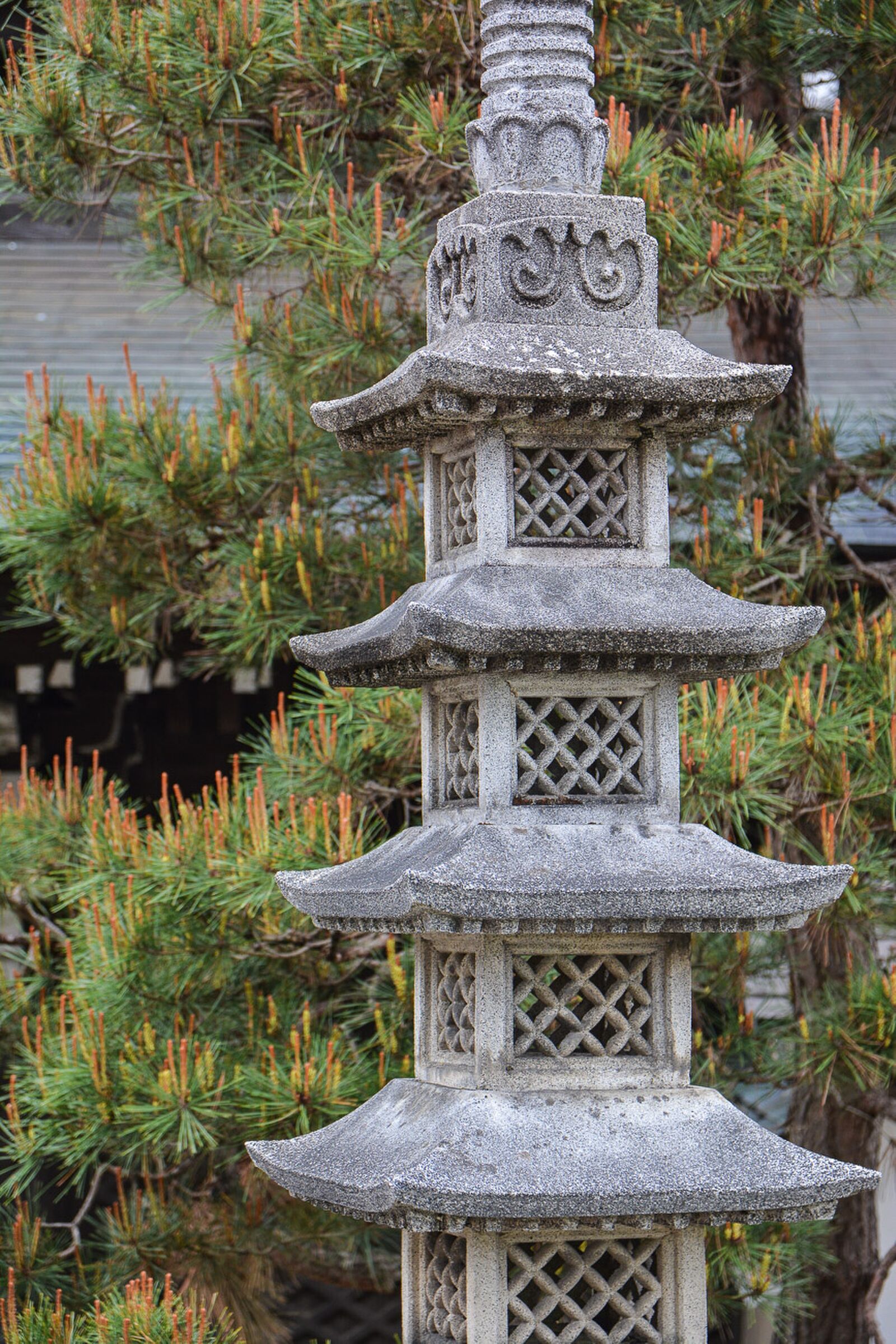 temples de Higashiyama Teramachi avec le sanctuaire Higashiyama Hakusanjinja à Takayama dans les alpes japonaises, Japon
