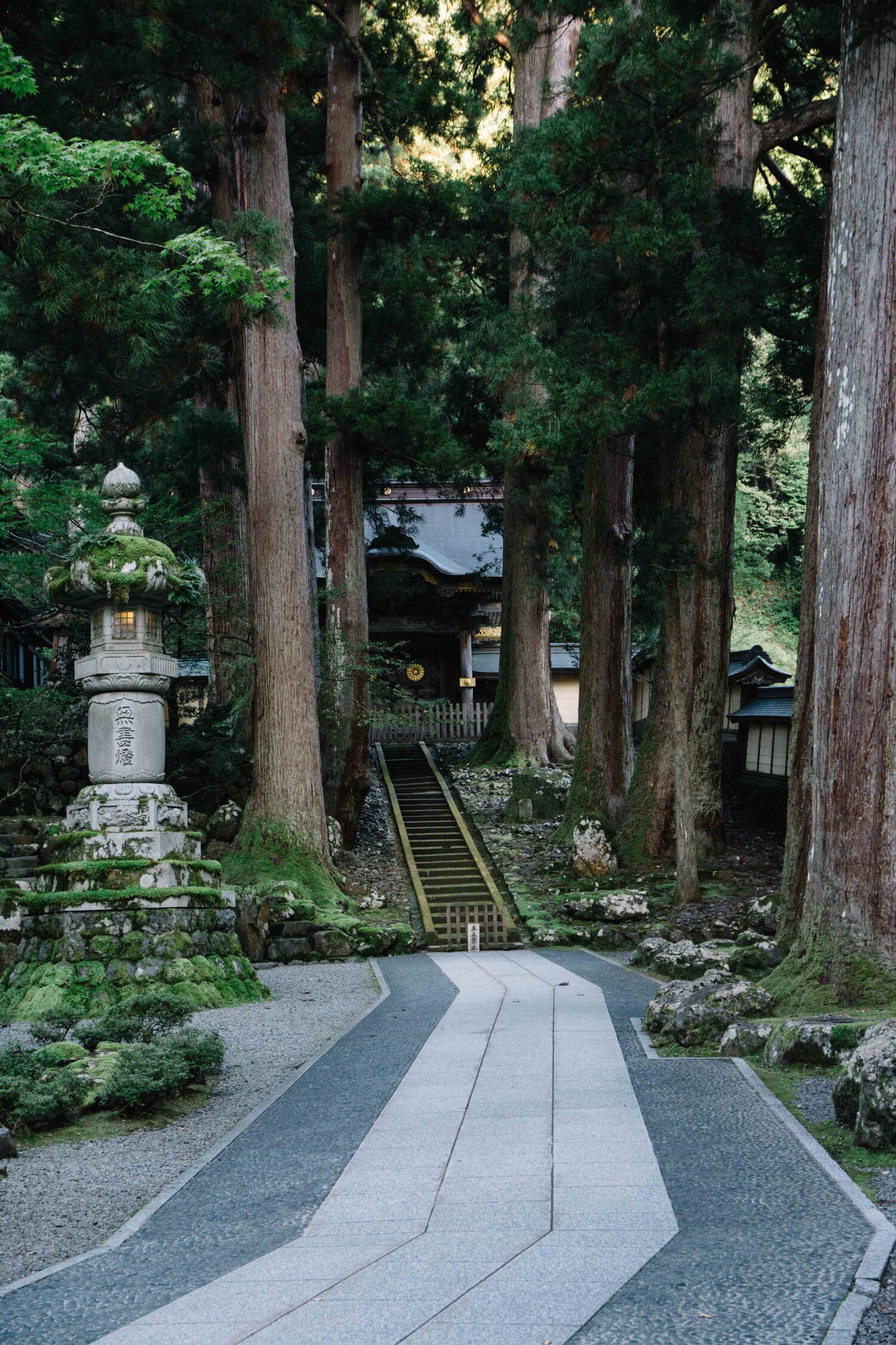 Visiter et dormir dans le temple zazen Eiheiji dans la préfecture de Fukuin, au Japon