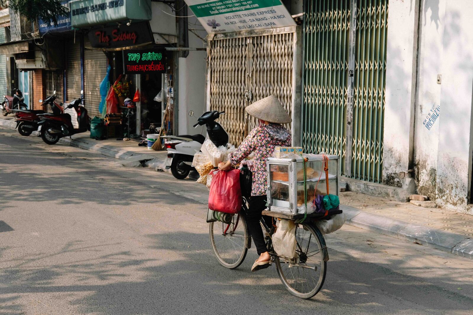 le quartier autour du lac turc bach à hanoi au vietnam